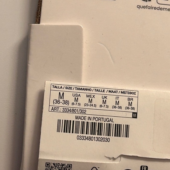 🎁🎁giveaway🎁🎁-Zara women’s shimmery socks - Picture 2 of 3